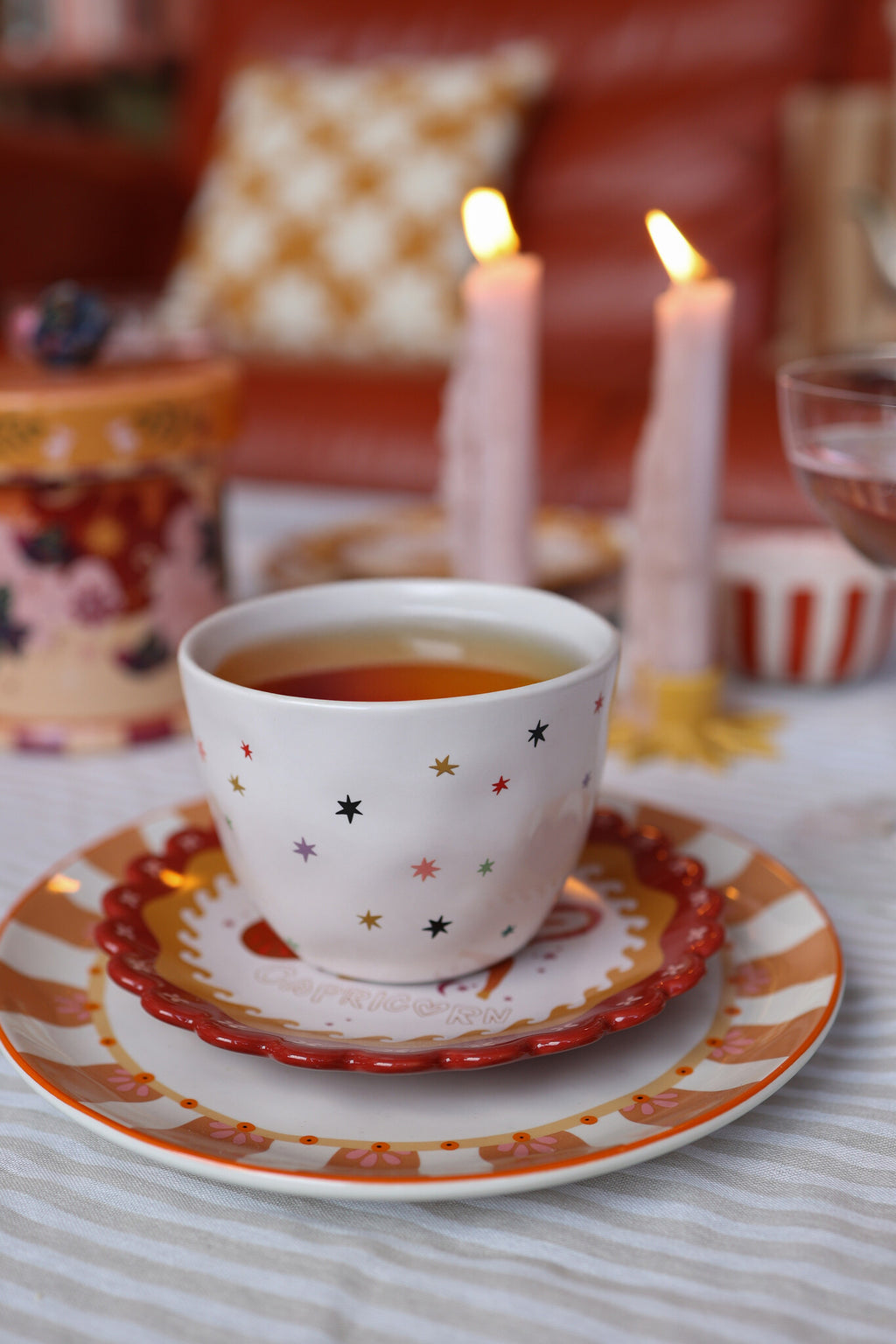 Tazza Grande in Ceramica Off-White con Stelle – 300 ml