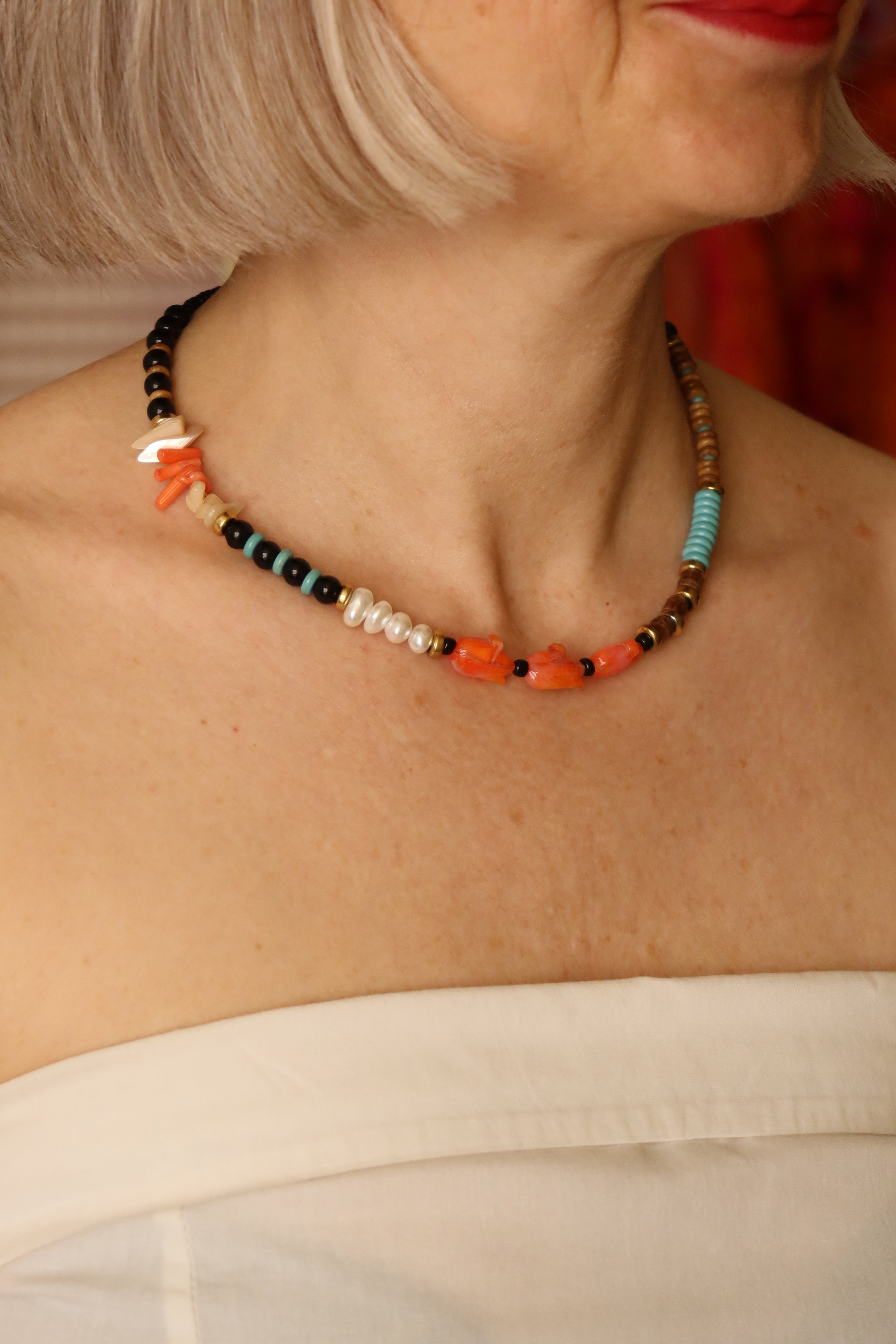Collana con perline colorate